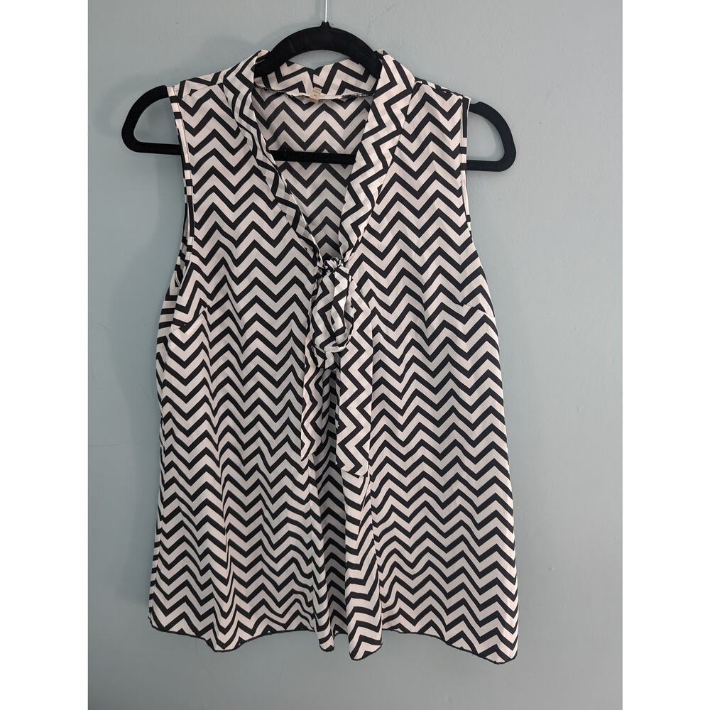 Poema Modcloth black and white chevron tank medium